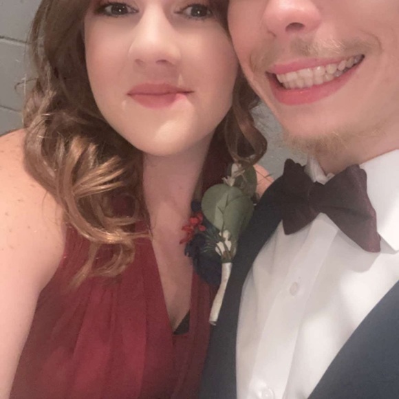 Meet your Posher, Tori - Picture 3 of 5